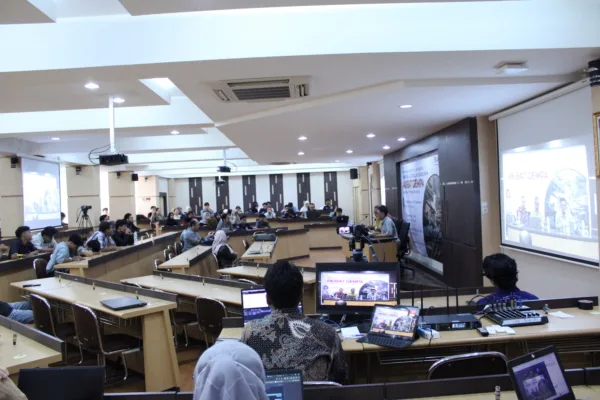 Teknik Sipil UJB selenggarakan Forum Ilmiah dengan Study Kasus “kegagalan Bangunan Akibat Gempa Bumi” secara Hybrid dengan Zoom Meating